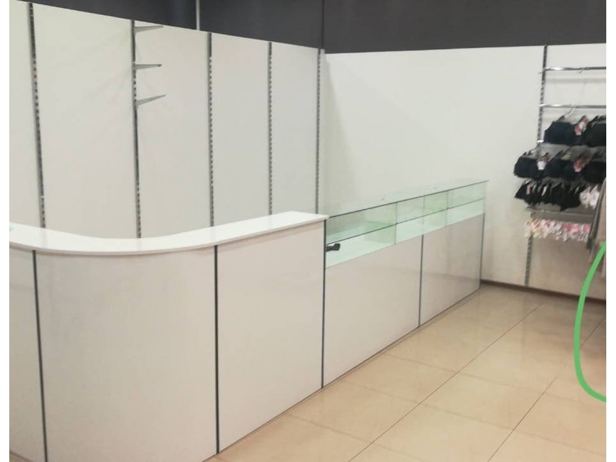 Торговая мебель Лонан на заказ в Саках фотография